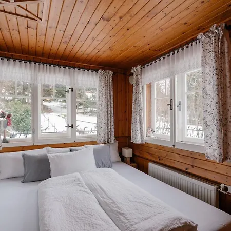 Chaloupka Na Strani Lodge *