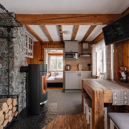 Chaloupka Na Strani Lodge *